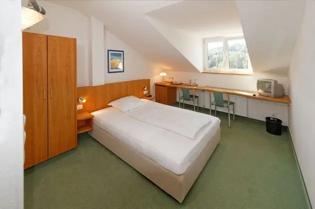 Classic Tek Büyük Yataklı Oda (Attic, French Bed)