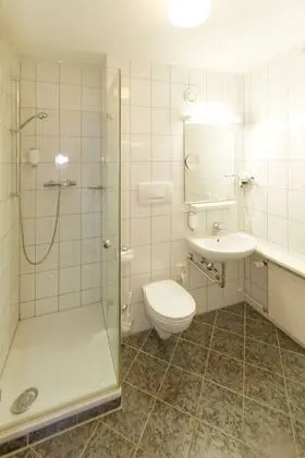 Classic Tek Büyük Yataklı Oda (Attic, French Bed)