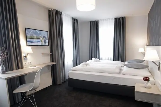 Premium Büyük Yataklı Tek Kişilik Oda