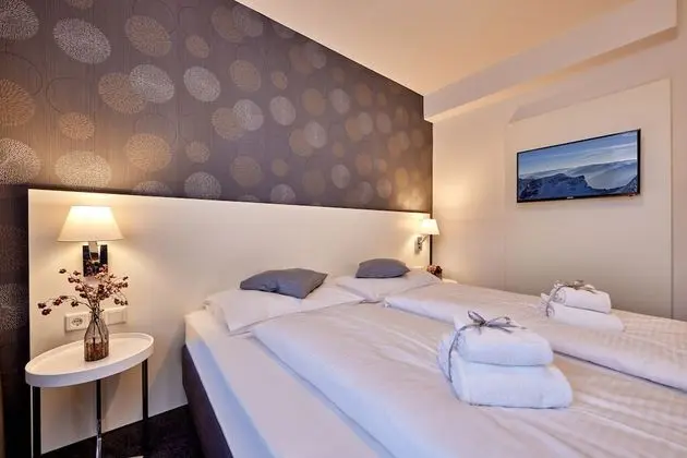 Premium Tek Büyük Yataklı Oda