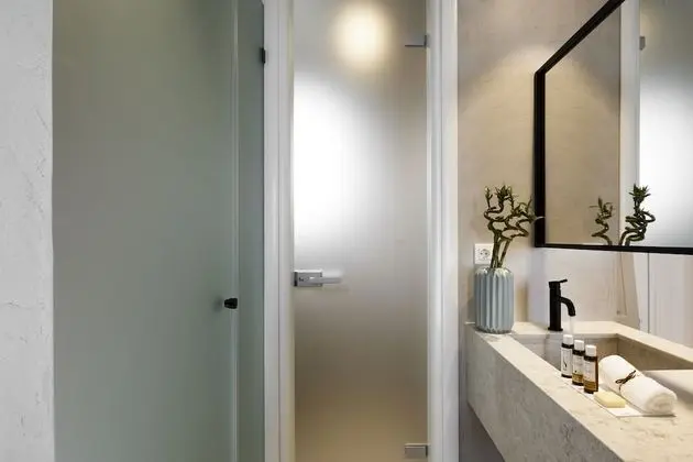 Elegant Suite, Jetted Tub