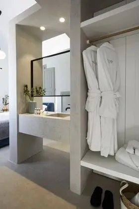 Elegant Suite, Jetted Tub