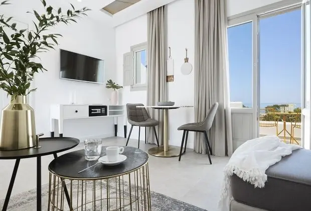 Elegant Suite, Jetted Tub