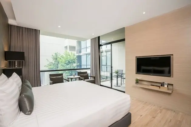 Deluxe Pool View Room with Kitchenette