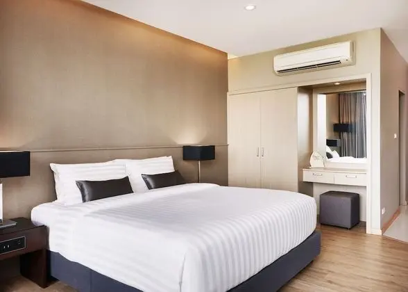 Deluxe Room with Kitchenette