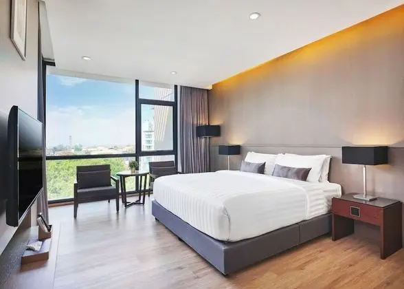 Deluxe Room with Kitchenette