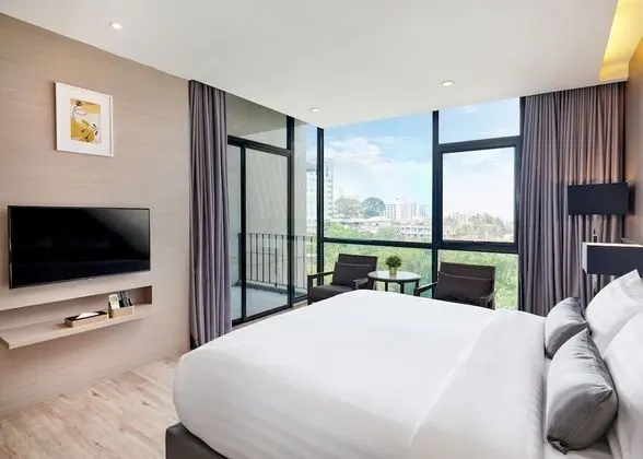 Deluxe Room with Kitchenette