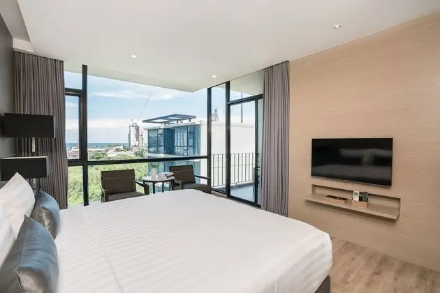 Deluxe Room with Kitchenette