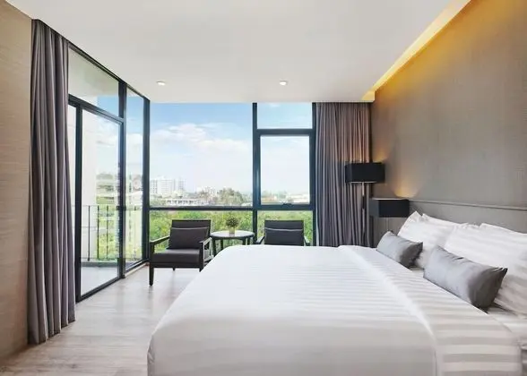 Deluxe Room with Kitchenette