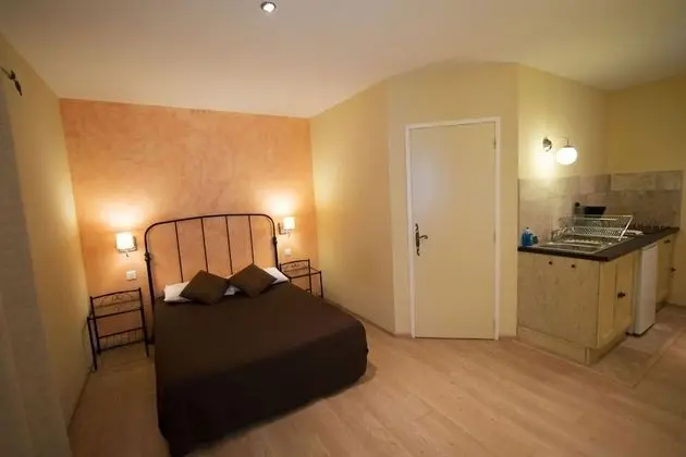 F Studio (1 double bed)