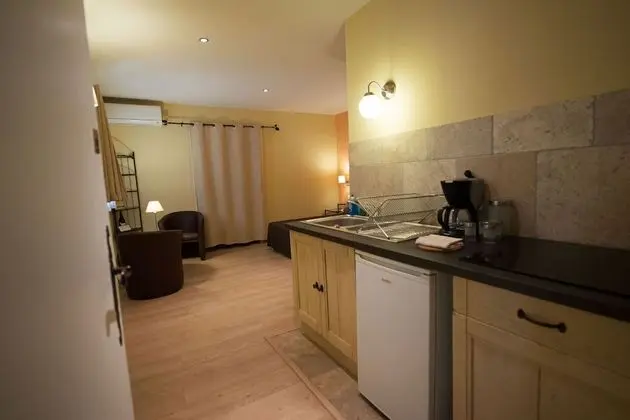 F Studio (1 double bed)
