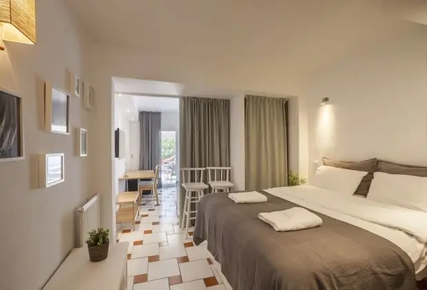 Stüdyo, Bahçeli