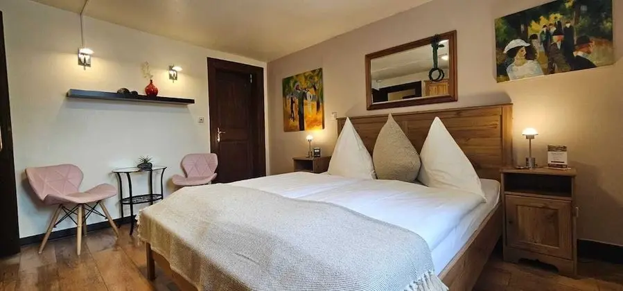 Tek Büyük Yataklı Oda, Banyolu/Duşlu