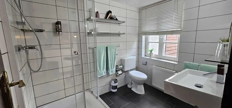 Tek Büyük Yataklı Oda, Banyolu/Duşlu