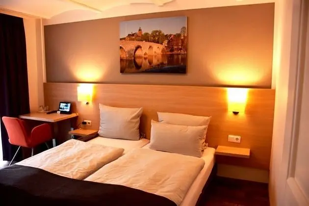 Classic Büyük Yataklı Tek Kişilik Oda