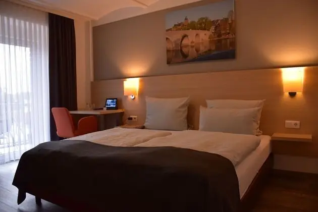 Classic Tek Büyük Yataklı Oda