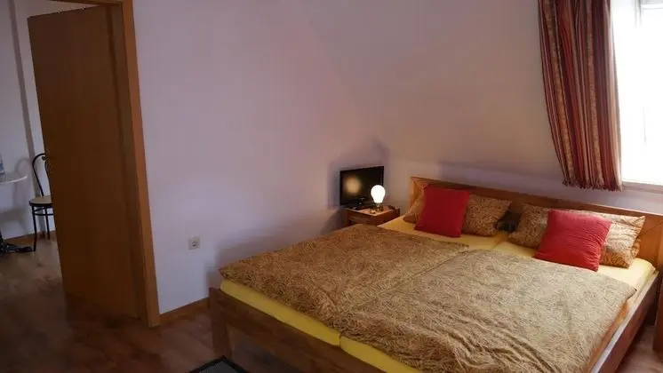 Tek Büyük Yataklı Oda, 1 Büyük (Queen) Boy Yatak