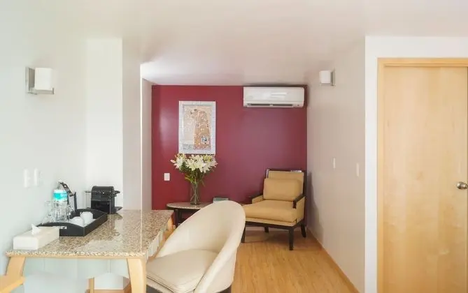 Suite, 1 Queen Bed, Exterior View