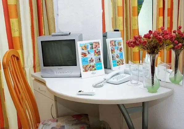 Büyük Yataklı Tek Kişilik Oda