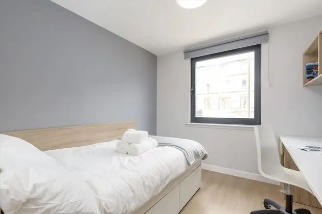 Classic Tek Büyük Yataklı Oda