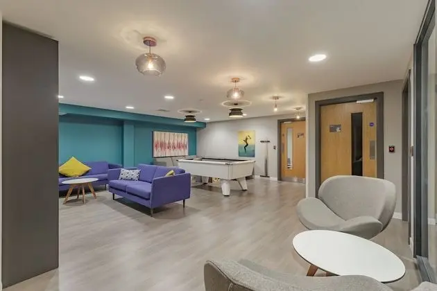 Classic Tek Büyük Yataklı Oda