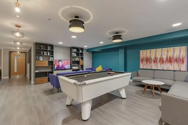 Classic Tek Büyük Yataklı Oda