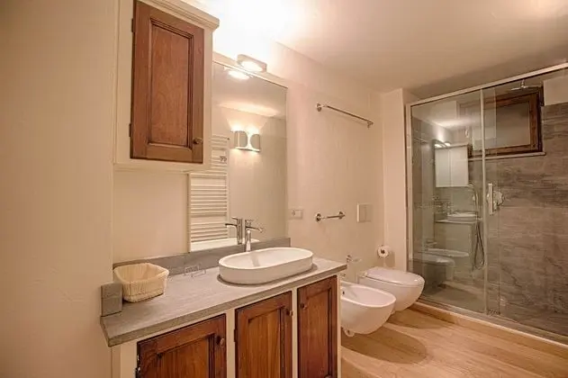 Apart Daire, 3 Yatak Odası, 2 Banyolu, Dağ Yamacı