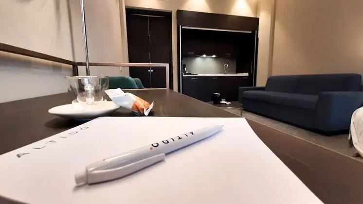 City Tek Büyük Yataklı Oda