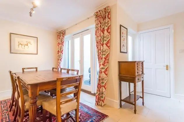 Ev (3 Bedrooms)