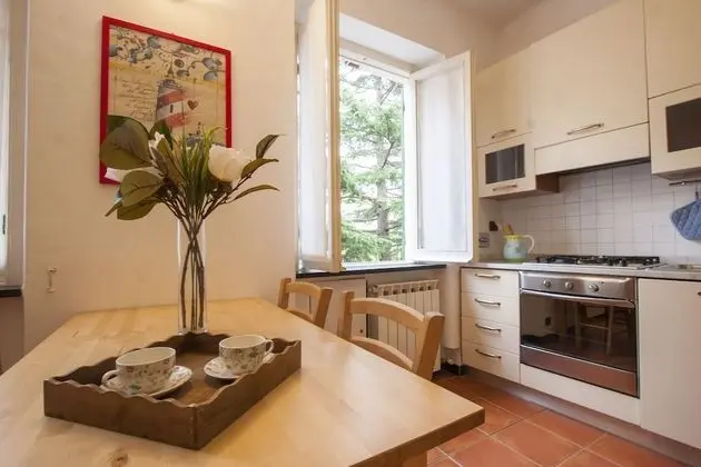 Apart Daire, 2 Yatak Odası (Location:  via Romana di Quarto)