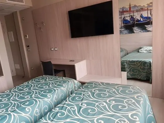 Standard Tek Büyük veya İki Ayrı Yataklı Oda