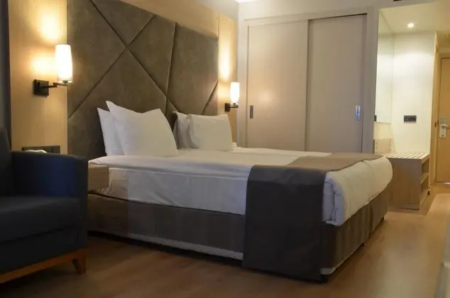 https://imagessl.etstur.com/files/images/hotelImages/TR/51186/l/Altin-Yunus-Resort---Thermal-Hotel-Oda-145634.jpg