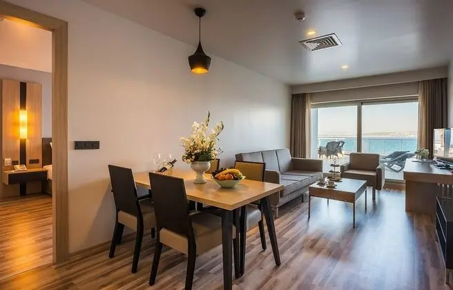 https://imagessl.etstur.com/files/images/hotelImages/TR/51186/l/Altin-Yunus-Resort---Thermal-Hotel-Oda-147509.jpg