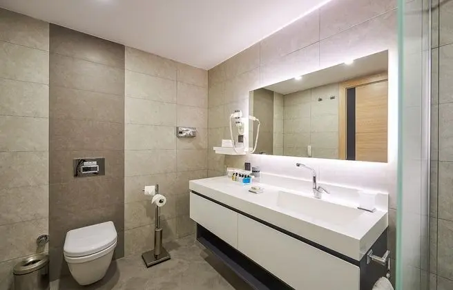 https://imagessl.etstur.com/files/images/hotelImages/TR/51186/l/Altin-Yunus-Resort---Thermal-Hotel-Oda-147512.jpg