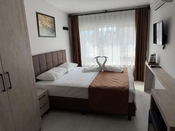 https://images.odamax.com/img/1024x768/odamax/image/upload/Alt_nay_Suit_Hotel_202605121728410_IMG_2117.JPG
