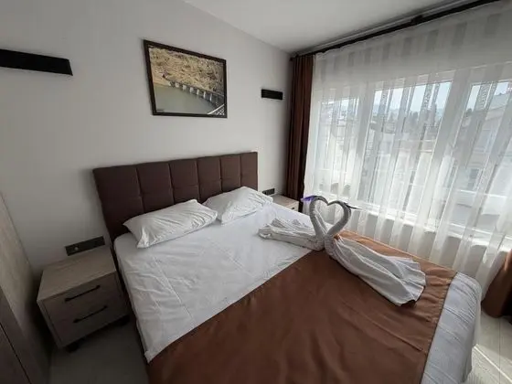 https://images.odamax.com/img/1024x768/odamax/image/upload/Alt_nay_Suit_Hotel_202605121728420_IMG_2119.JPG