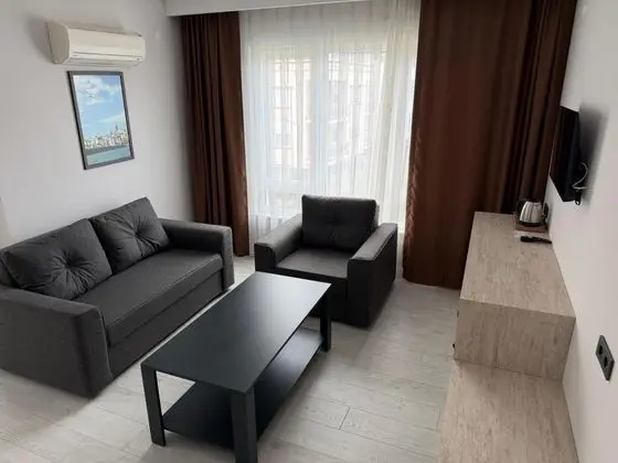 https://images.odamax.com/img/1024x768/odamax/image/upload/Alt_nay_Suit_Hotel_202605121751097_IMG_2023.JPG