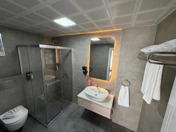 https://images.odamax.com/img/1024x768/odamax/image/upload/Alt_nay_Suit_Hotel_202605121752460_IMG_1979.JPG