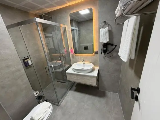 https://images.odamax.com/img/1024x768/odamax/image/upload/Alt_nay_Suit_Hotel_202605121752491_IMG_2009.JPG