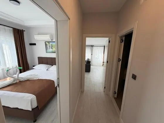 https://images.odamax.com/img/1024x768/odamax/image/upload/Alt_nay_Suit_Hotel_202605121808171_IMG_2043.JPG