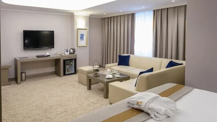 Corner Suite