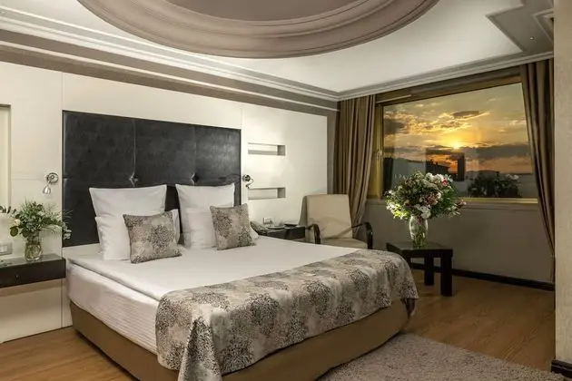 Grand Premier Suite