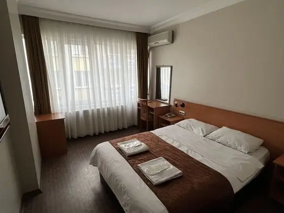 Tek Büyük Yataklı Oda
