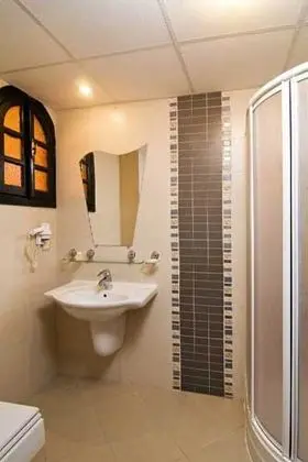 Kara Manzaralı Standart Oda