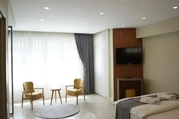 Jakuzili Deluxe Suite Oda