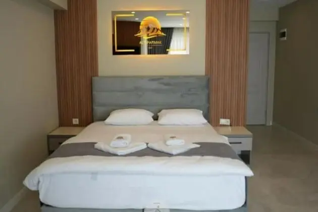 Jakuzili Deluxe Suite Oda