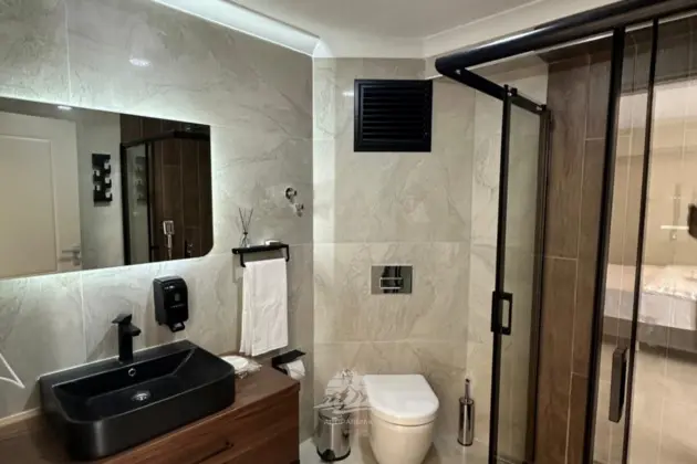 Jakuzili Deluxe Suite Oda