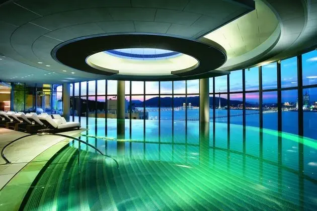 Waterfront  View King