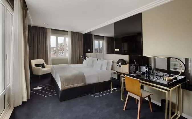 Deluxe Tek Büyük Yataklı Oda, Balkon