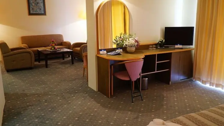 Grand Oda, Bahçe Manzaralı